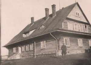 Štefan Sedlák před oddělením v Erdúdce Štefan Sedlák před oddělením v Erdúdce